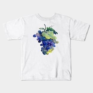 grapes growing for wine Kids T-Shirt